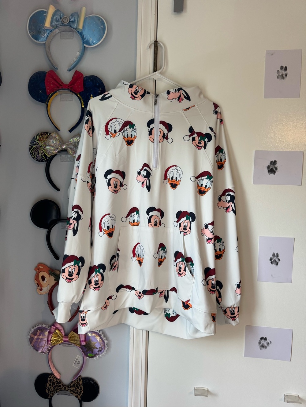 NWOT Disney Christmas Athletic Top